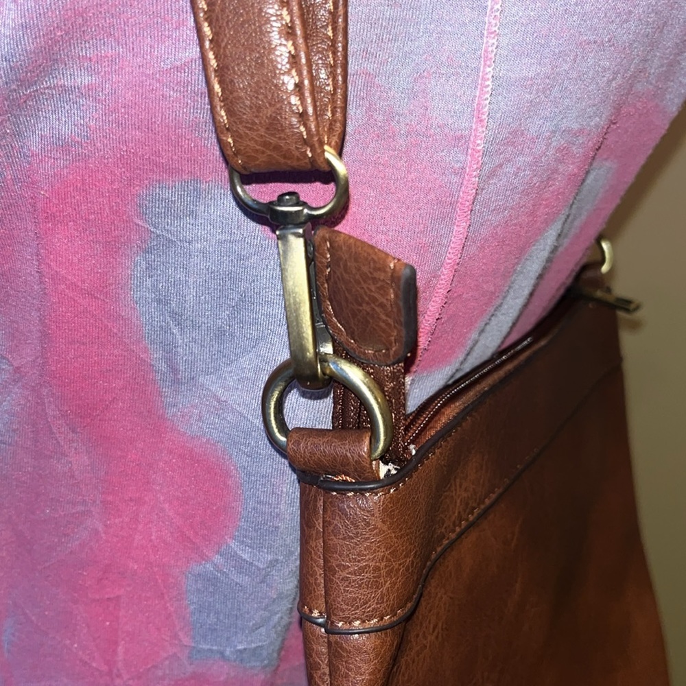 NWOT- Brown Leather Crossbody - classic and simple! - Picture 4 of 10